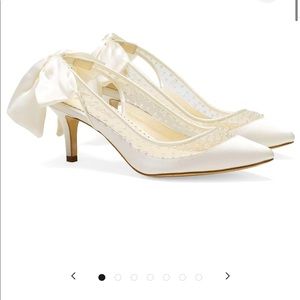 Only worn once on wedding day.